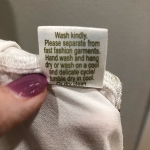 PLUM Pretty Sugar short sleeve, floral, button up blouse. Size L - Picture 8 of 8